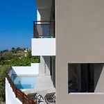 O-Cyanea Villa With Heated Pool