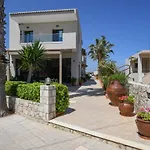 Aspri Petra Apartments