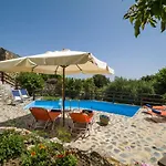 Villa Zoi Tzitzifes