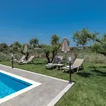 Villa Guinevere-With Private Pool