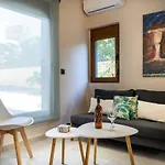 Cozy Apartment In Chania