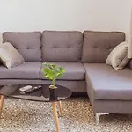 Sunny Downtown Appartment A/C Wifi C1