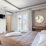 Design Central Suite In The Heart Of The City