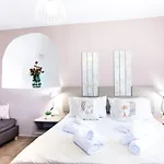 Sonio Villas - Que Bella Collection