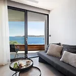 Brand New Luxury Seannamon Suites, Amazing Seaview