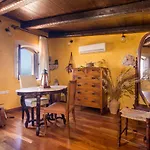 Samonas - Red Villa Fliskouni