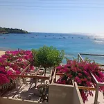 Buganvilla Sea View Apts