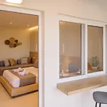 Eleftherias Suites - Near Beach Apartments