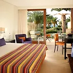 Kernos Beach Hotel & Bungalows