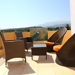Olive Grove Apartment