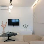 Kalopsia Home