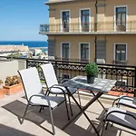 Comfy Central 1 Bedroom Apt With Terrace And View