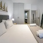 Theotokopoulos Park Renovated Apartment
