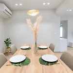 Imeros City Centre Apartment - Luxurious & Spacious!