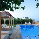 Villa Pinelopi