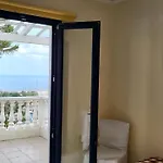 Room In Studio - Gorgeous Studio For 2 People, Swimming Pool And Sea View