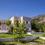 Villa Almyros 5 Bedroom Luxurious Villa Close To The Beach