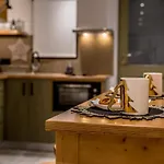 Nem Home, Amazing 1 Bedroom House