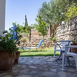 Plaka Apartments