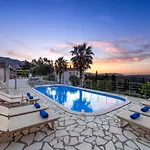 Villa Chrysallis With Heated Pool