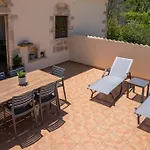 Ioannis Stonehouse, Quiet, Privacy & Sea View.