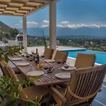 Villa Cassandra - A Breathtaking View Of Souda-Chania Bay And The White Mountains