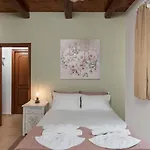 Villa Gianna By Posarellivillas