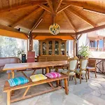 Modern Villas With Gardens And Stunning Views