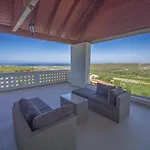 Modern Villa With Infinity Pool Close To The Sea