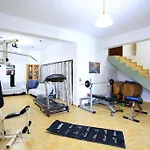 Sofia'S Sunny Home + Private Pool + Gym