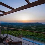 Stylish Villa Liatiko - Heated Pool - Amazing Views