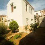 Tatiana'S Garden House