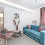 Lydia'S Apartment