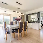 Gk Halepa Luxury Apartment