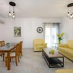 Marakas Winery Family House