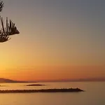 Asteri Traditional Seafront Apartment
