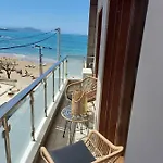 Rika'S Sea View Apartment