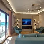 Rika'S Sea View Apartment