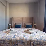 Megaluxe Apartment
