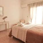 Comfortable Apartment With Garden - Casa Con Vista