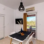 Bona'S Guest House