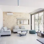 Starlight Villa Guro - 4Bd, 4Ba, 4Min To Beach