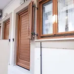 Minimal Apt Near City Center