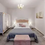 Niki'S Dream House