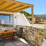 Manolis House