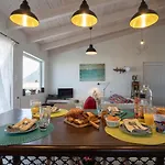 Art_Emis Casa
