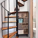 Kostas House