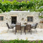 Rafaela Holiday Home