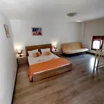 Aristotelis House