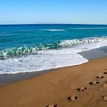 Meraki Beautiful Apartment Near The Sea